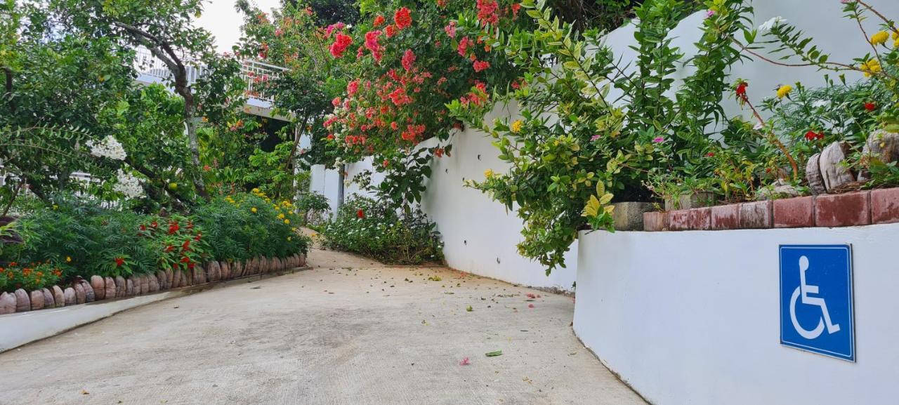 Harmony Self-Catering Apartments Beau Vallon  Eksteriør billede